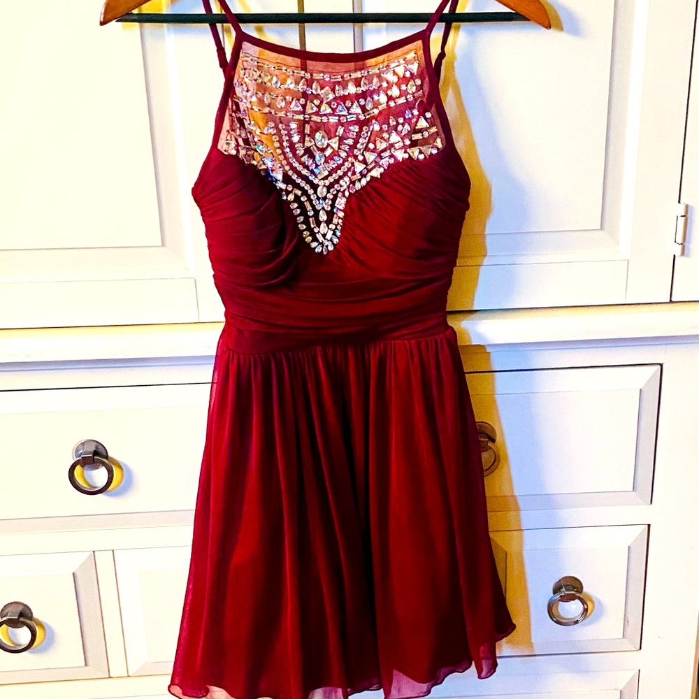 B. Darlin Dress, Burgundy, Junior’s Size 1/2